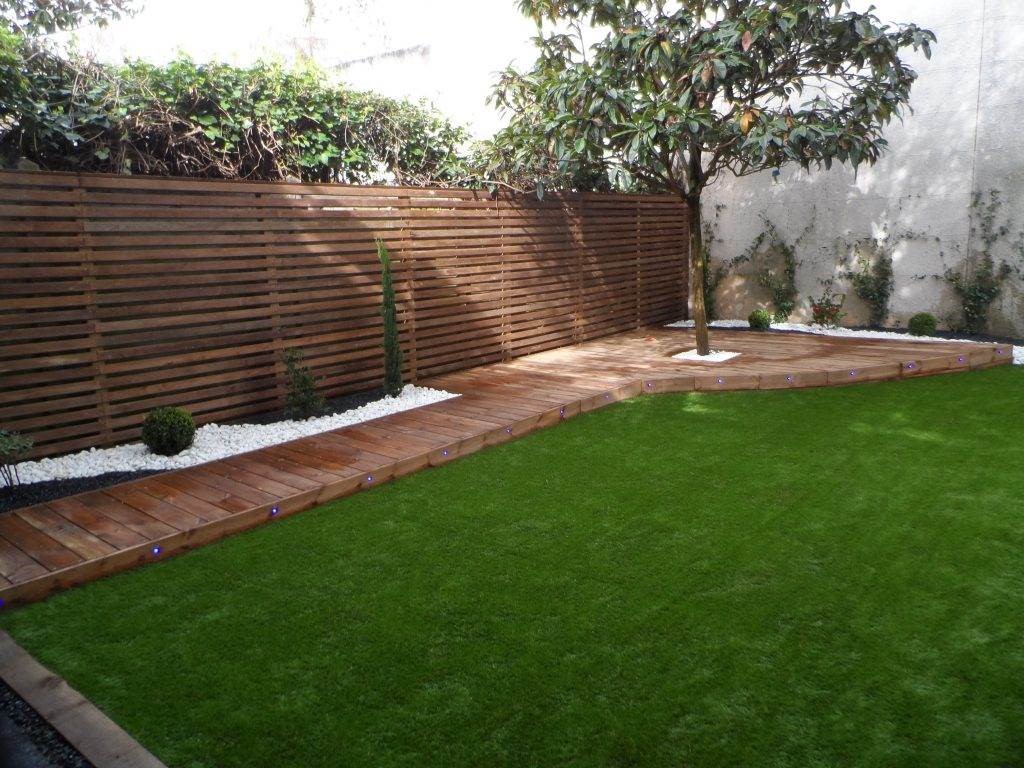 terrasse bois, clôture bois, massif design épuré, leds de balisage